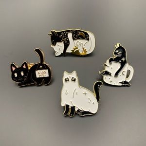 Mystical cat pins ✨
